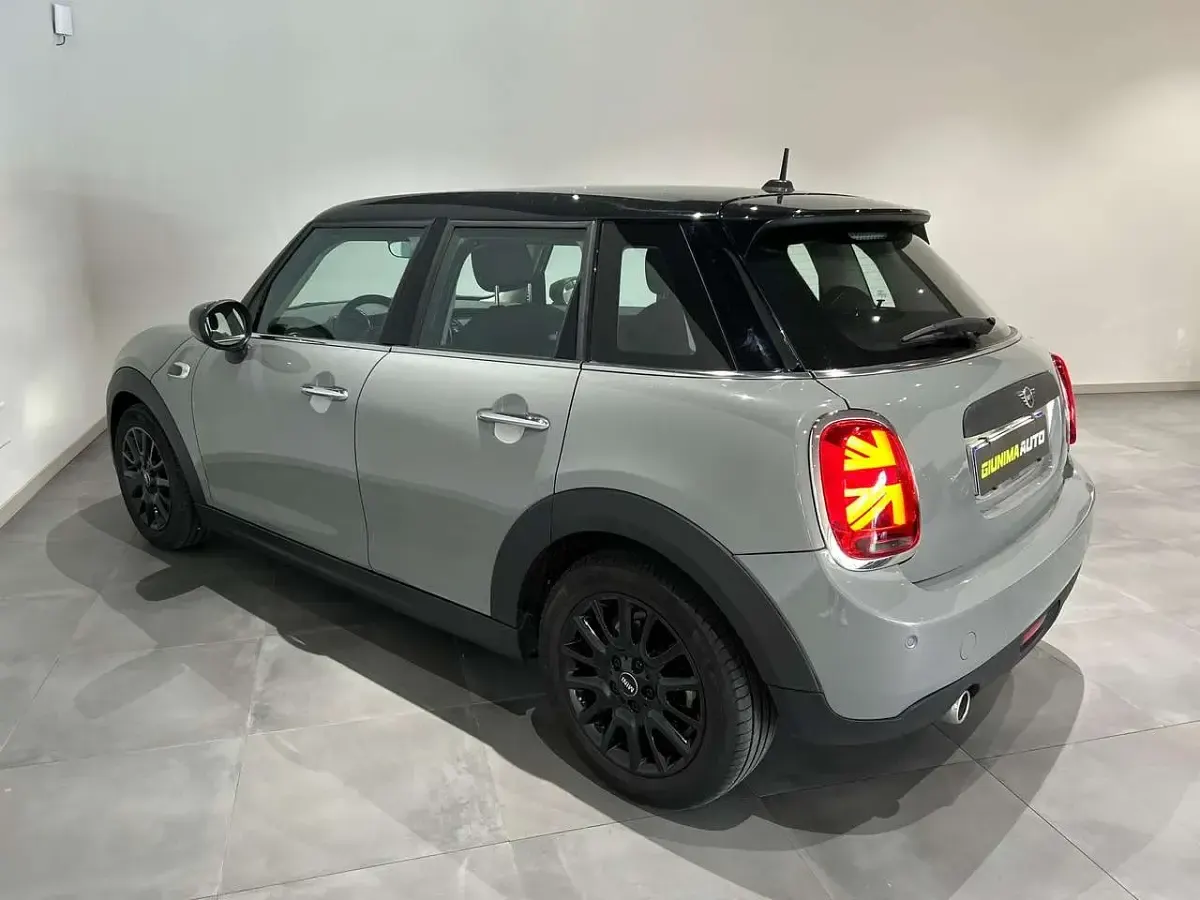 Usata Mini ONE 75 CV (55 kW) 2020 Grigio Utilitaria