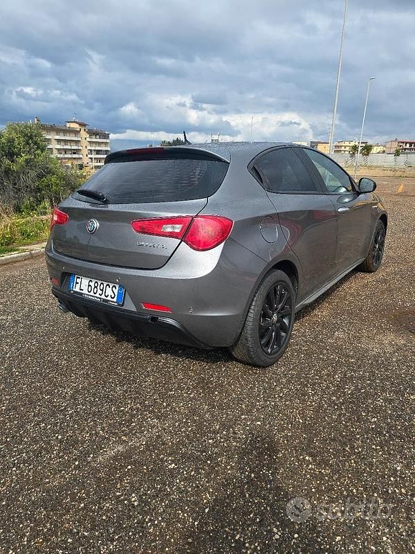 Usata Alfa Romeo Giulietta 120 CV (88 kW) 2017 Grigio Utilitaria