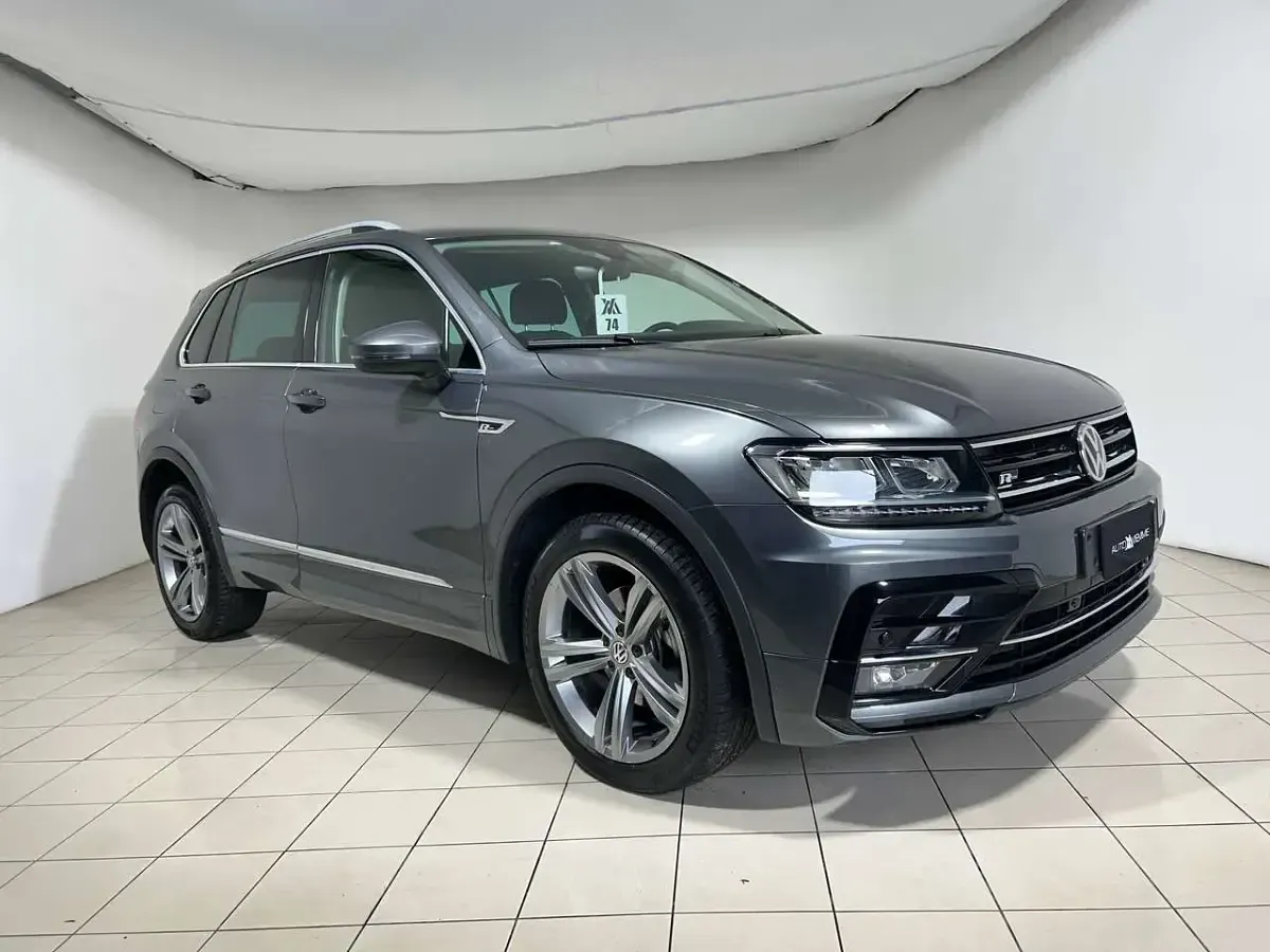 Usata VW Tiguan Sportline 150 CV (110 kW) 2020 Grigio SUV
