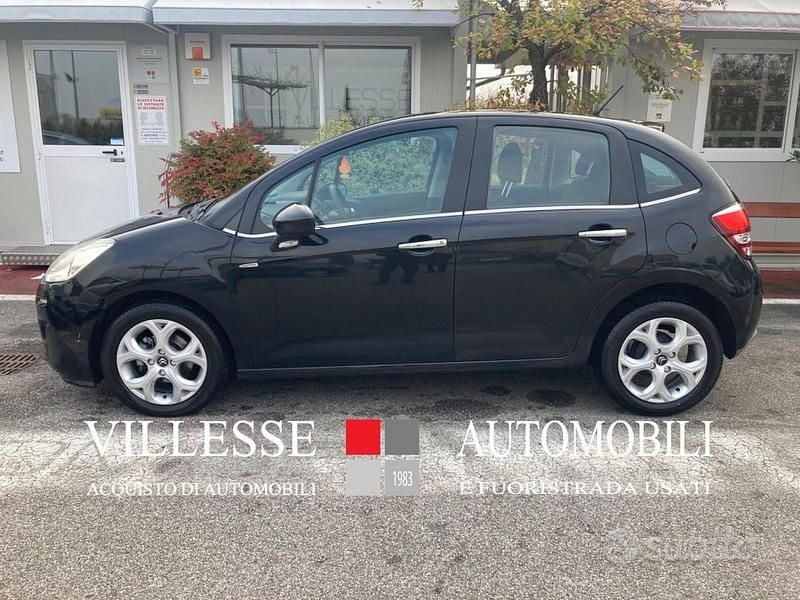 Nero Usata 2013 Citroën C3 Exclusive Tre volumi | 4700 € (Buon prezzo) - Immagine 1/4