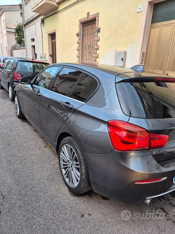 Usata BMW 118 150 CV (110 kW) 2019 Grigio Utilitaria