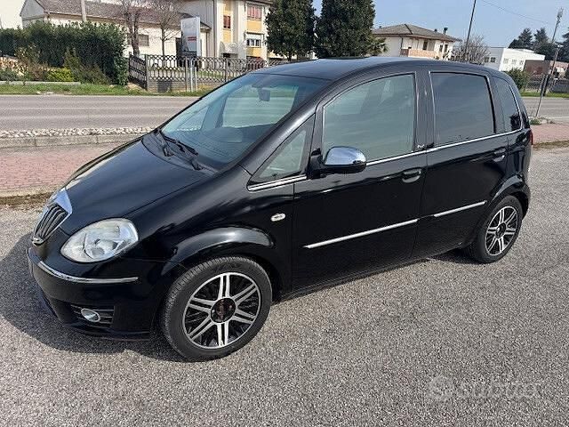 Usata Lancia Musa 95 CV (69 kW) 2010 Nero Monovolume