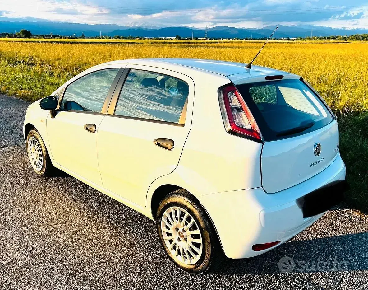 Usata Fiat Grande Punto Street 69 CV (50 kW) 2014 Utilitaria