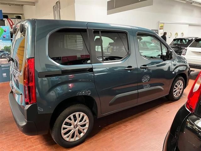 Usata Fiat Doblò 102 CV (75 kW) 2024 Blu Monovolume