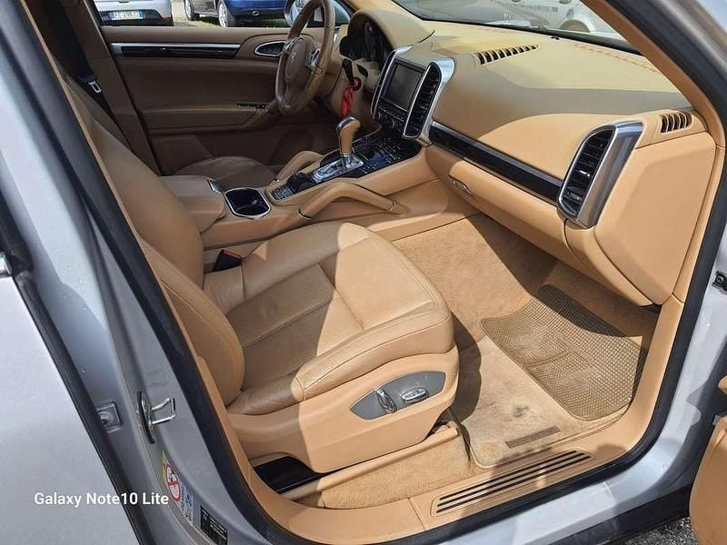 Usata Porsche Cayenne 245 CV (180 kW) 2013 Argento SUV