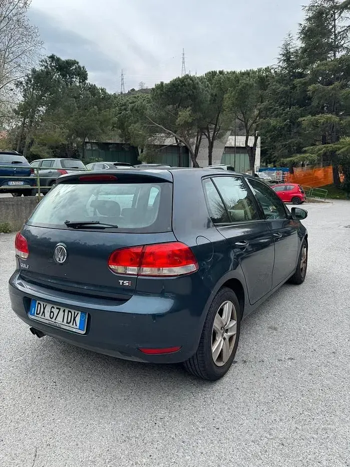 Usado VW Golf VI Highline 122 CV (89 kW) 2009 Azul Utilitario