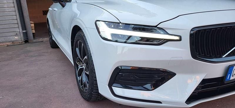 Usata Volvo V60 Business Edition 163 CV (119 kW) 2020 Station wagon