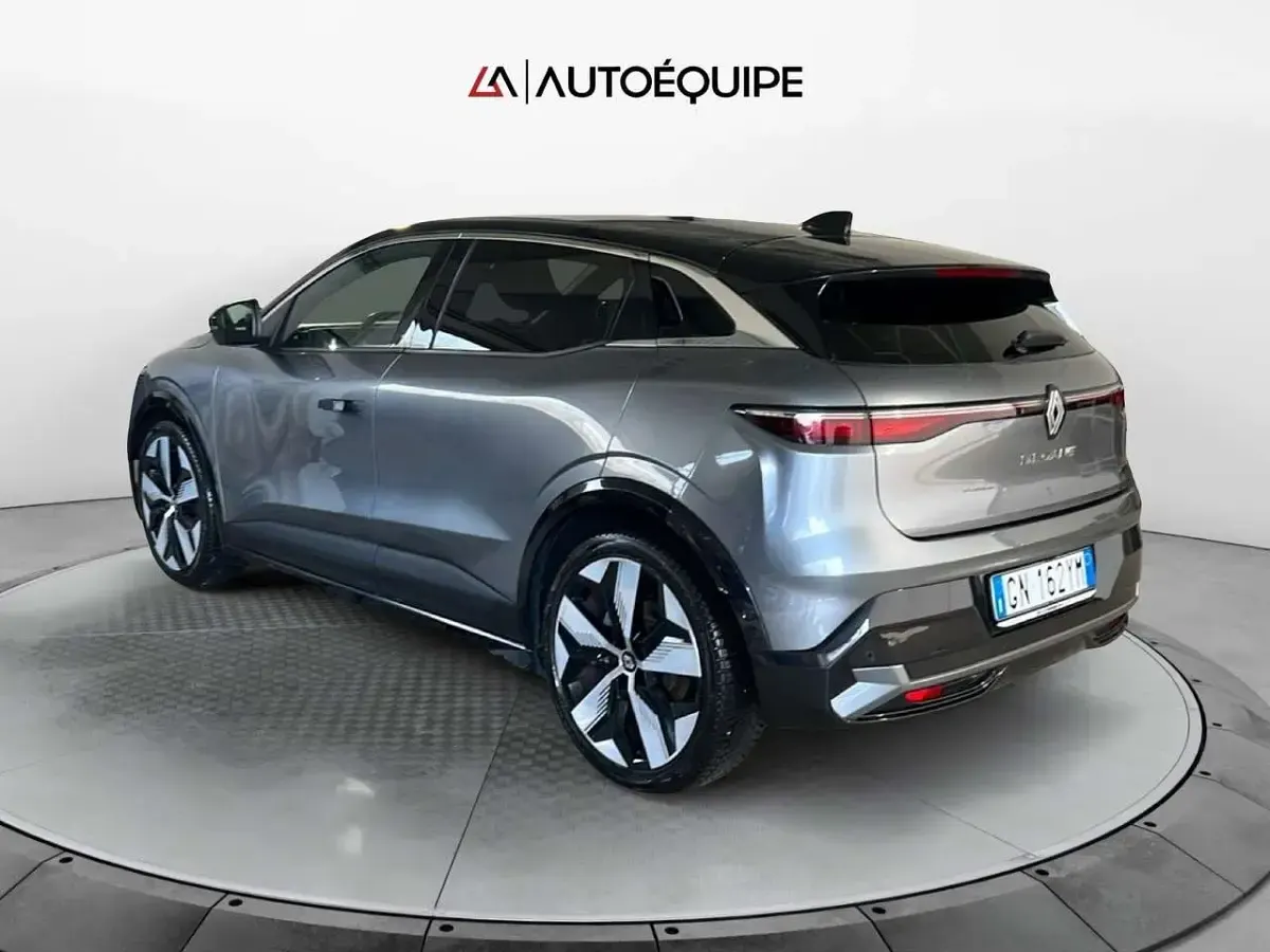 Usata Renault Megane E-Tech Techno 160 kW (218 CV) 2023 Grigio Berlina