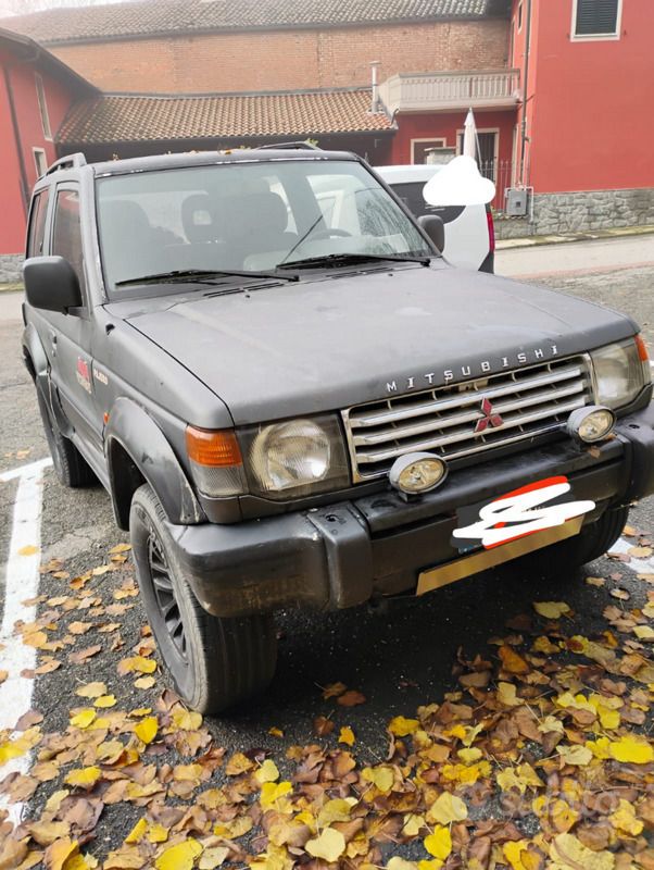 Grigio Usata 2001 Mitsubishi Pajero SUV | 5000 € (Ottimo prezzo) - Immagine 1/3