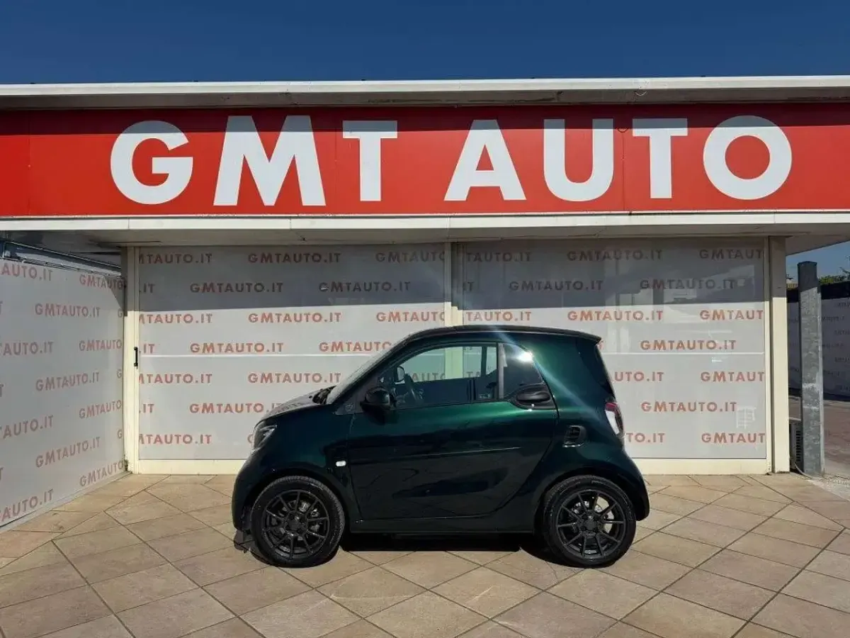 Begagnad Smart ForTwo Coupé 41 kW (56 HK) 2021 Grön Halvkombi