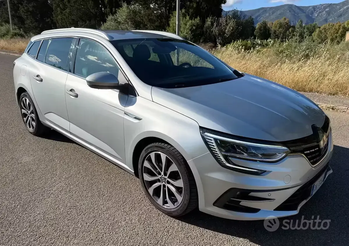 Usata Renault Mégane GrandTour 116 CV (85 kW) 2023 Grigio Station wagon