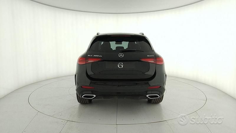 Nuova Mercedes GLC300e Advanced 197 CV (144 kW) 2025 Nero ossidiana SUV