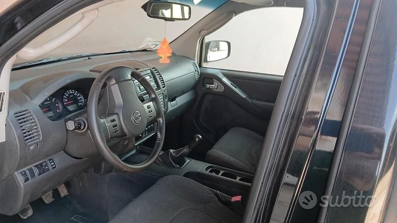 Usata Nissan Navara 174 CV (127 kW) 2007 Nero Pick-up