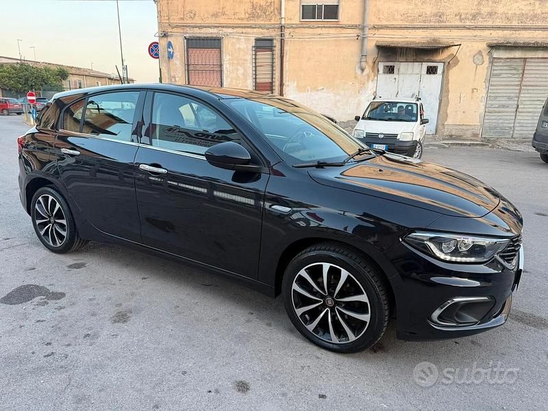 Usata Fiat Tipo Lounge 120 CV (88 kW) 2019 Nero Berlina