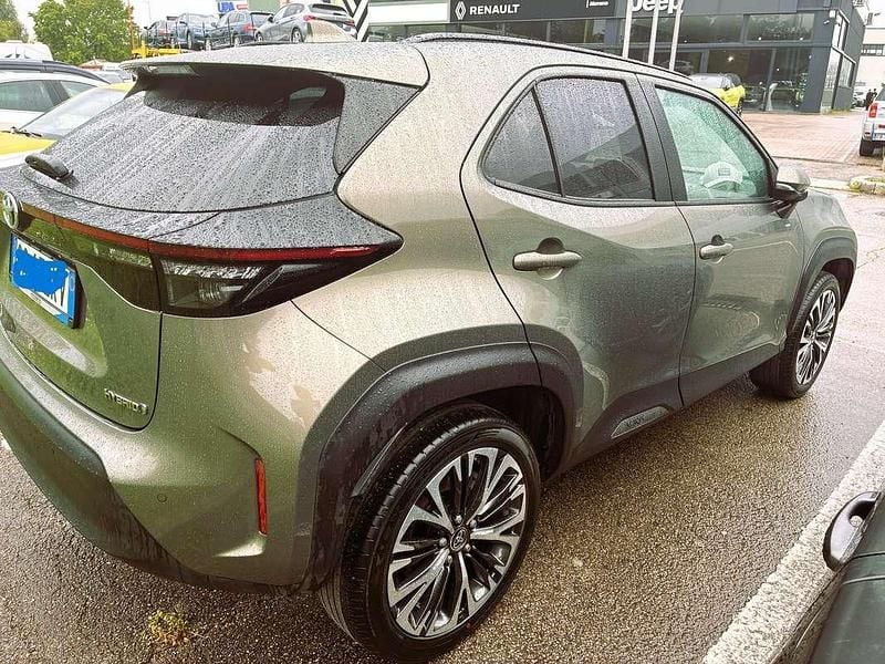 Usata Toyota Yaris Cross Lounge 92 CV (67 kW) 2023 Bronzo SUV