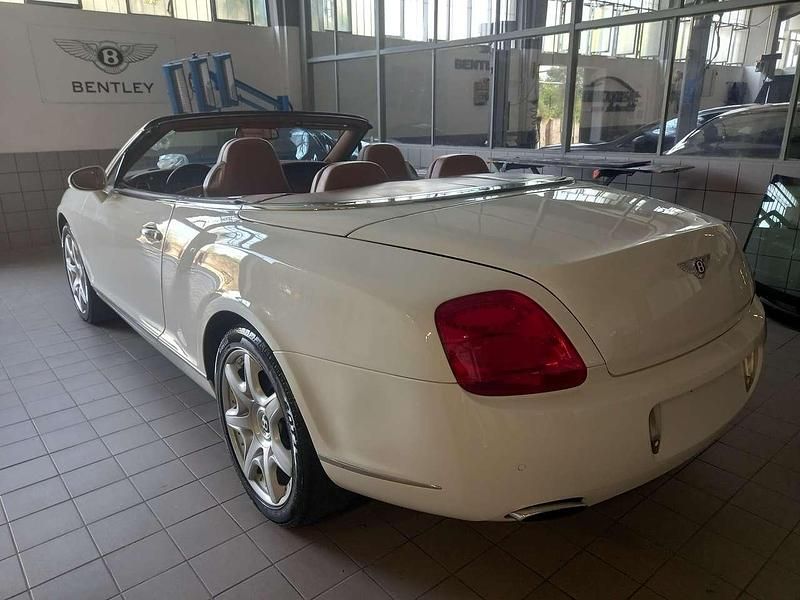 Usata Bentley Continental GT Convertible 560 CV (411 kW) 2008 Bianco Cabrio