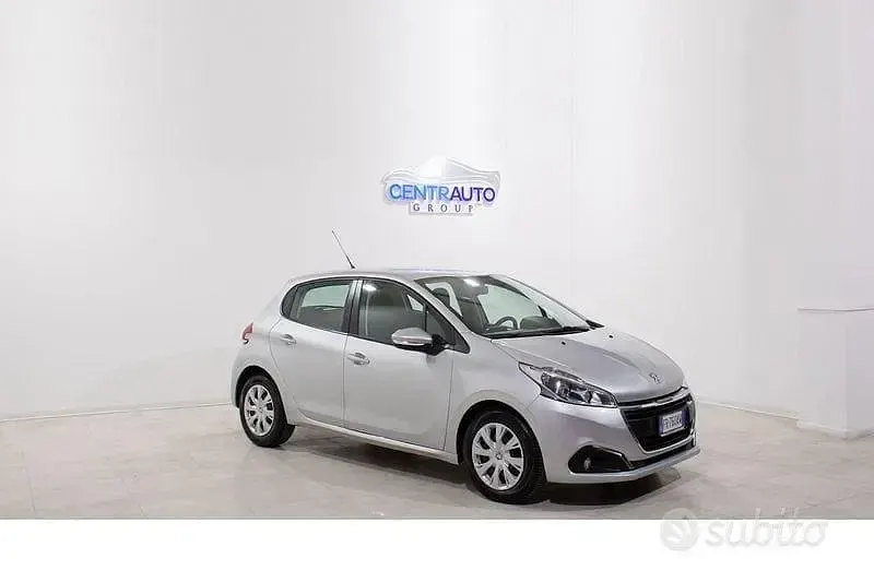 Usata Peugeot 208 Active 75 CV (55 kW) 2018 Grigio Utilitaria