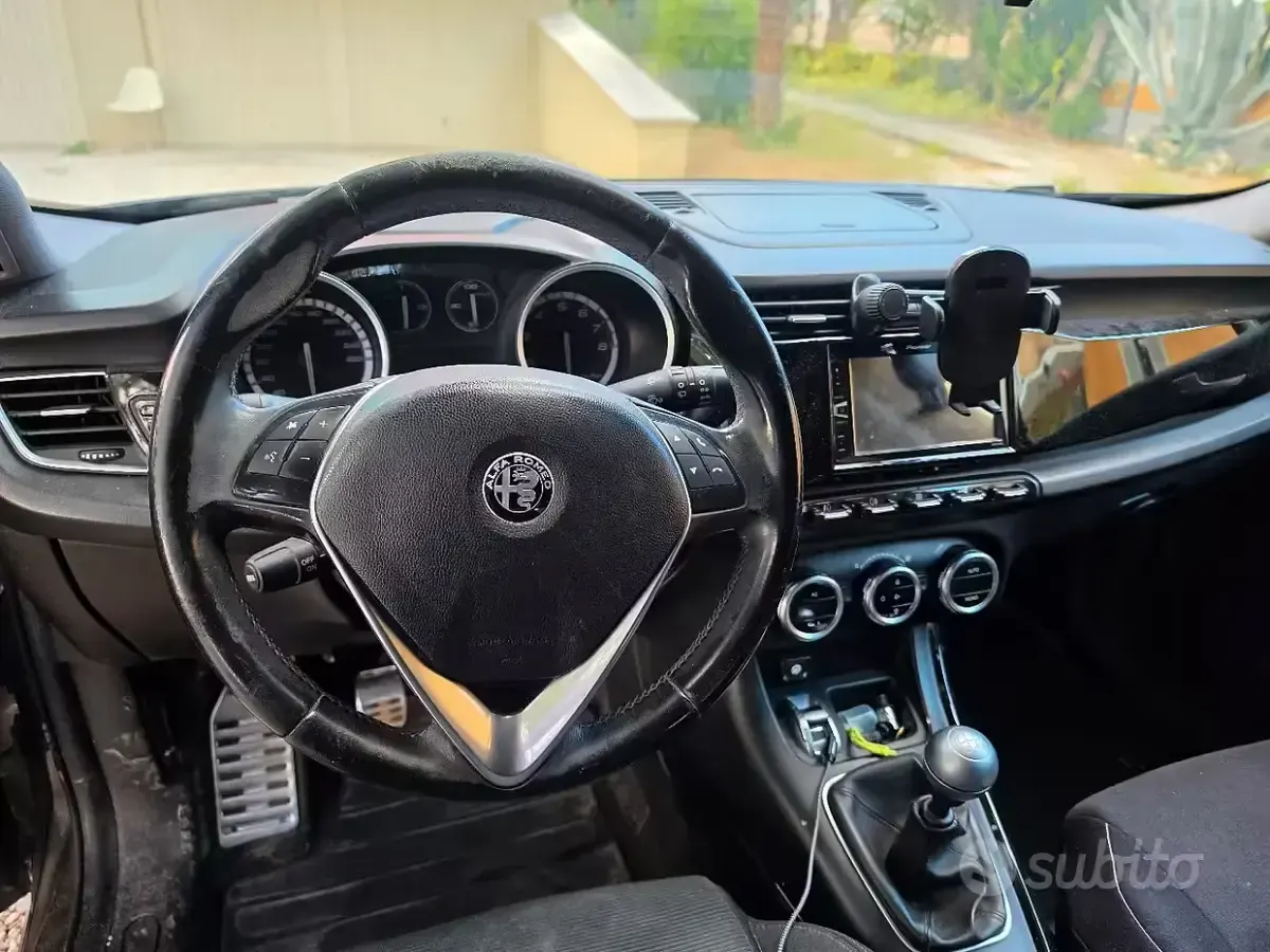 Usata Alfa Romeo Giulietta 120 CV (88 kW) 2010 Grigio Utilitaria