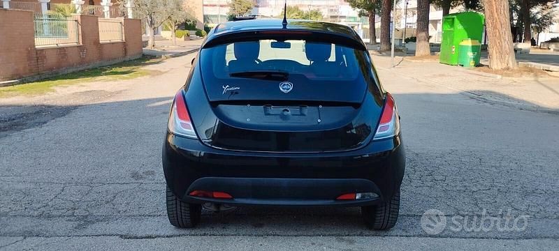 Usata Lancia Ypsilon Gold 69 CV (50 kW) 2012 Nero Utilitaria
