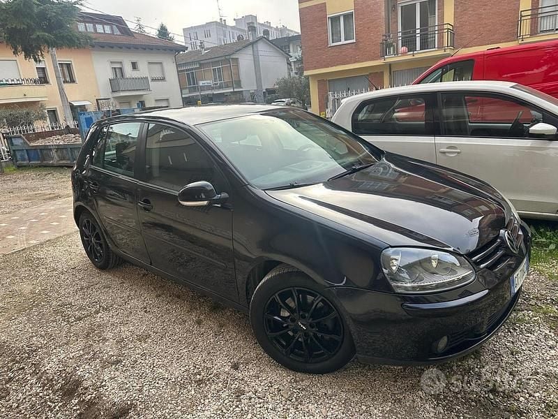 Usata VW Golf IV Sportline 140 CV (102 kW) 2005 Nero Berlina