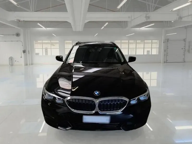 Usata BMW 318 Sport Line 149 CV (109 kW) 2022 Nero Station wagon