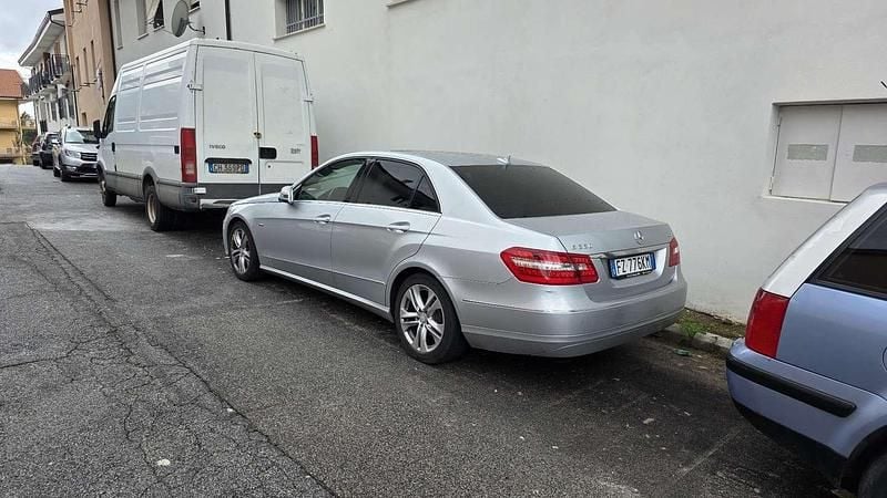 Gebraucht Mercedes E220 Avantgarde 170 PS (125 kW) 2012 Limousine