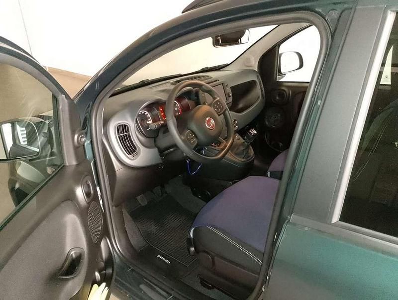 Usata Fiat Panda Cross Cross 69 CV (50 kW) 2024 Verde Utilitaria