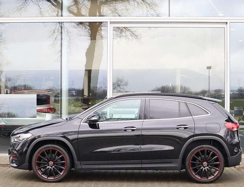 Begagnad Mercedes GLA250 160 HK (117 kW) 2021 Svart SUV