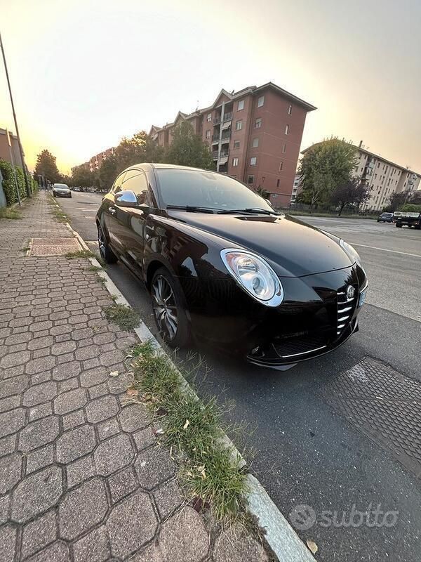 Usata Alfa Romeo MiTo 120 CV (88 kW) 2012 Nero Utilitaria