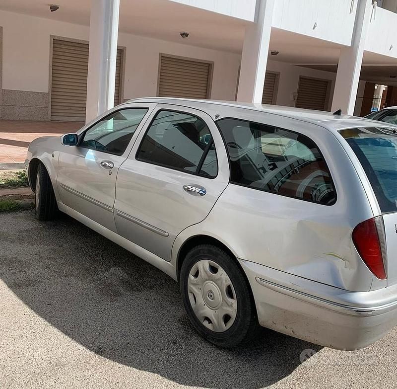 Usata Lancia Lybra 116 CV (85 kW) 2004 Grigio Station wagon