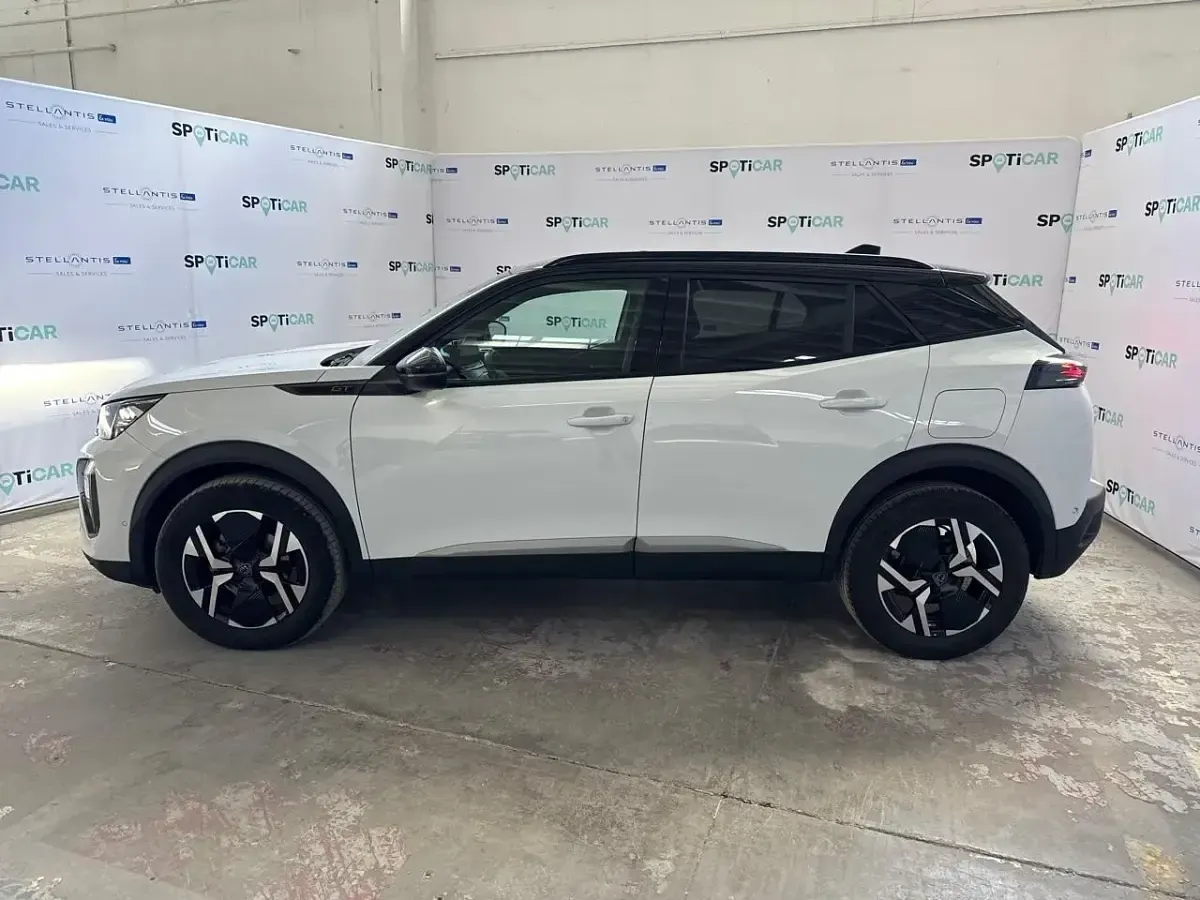 Usata Peugeot 2008 131 CV (96 kW) 2023 Bianco SUV