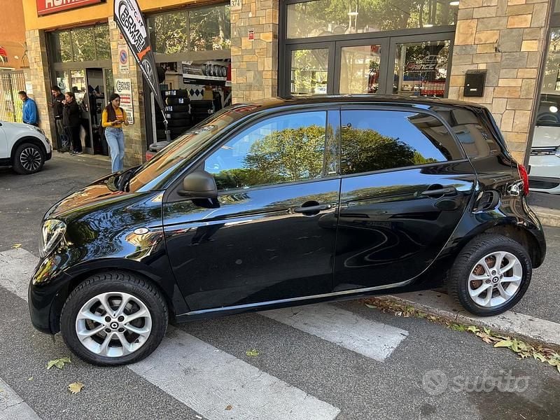 Usata Smart ForFour Passion 71 CV (52 kW) 2018 Nero Utilitaria