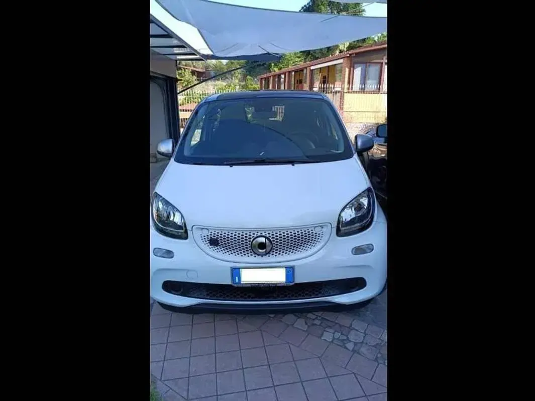 Usata Smart ForFour Electric Drive Passion 41 kW (56 CV) 2019 Bianco Utilitaria