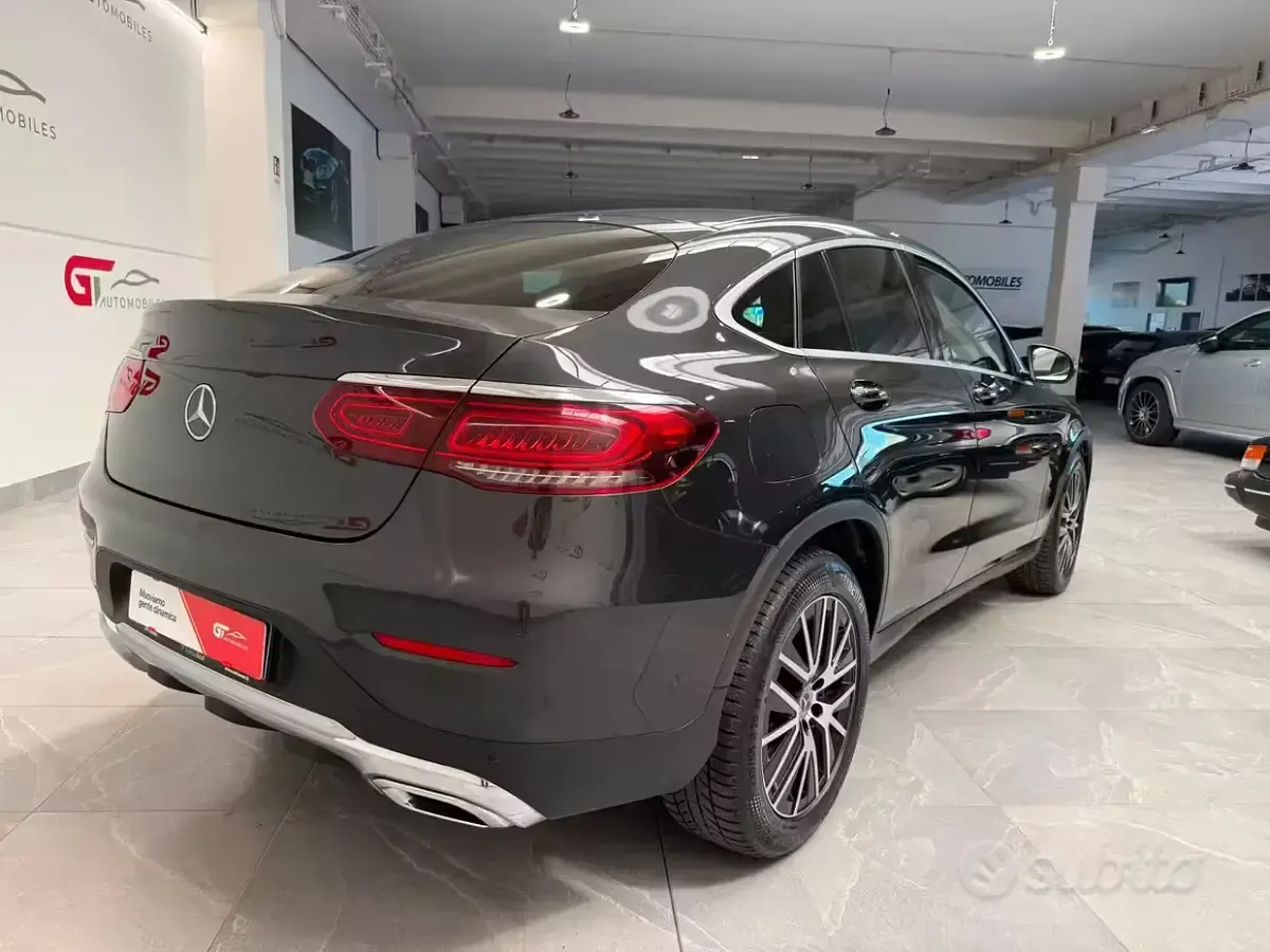 Usata Mercedes GLC200 Premium 163 CV (119 kW) 2020 Grigio SUV