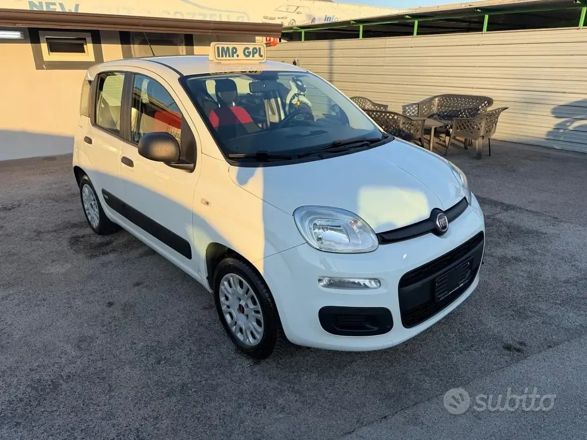 Usata Fiat Panda Easy 69 CV (50 kW) 2019 Bianco Utilitaria