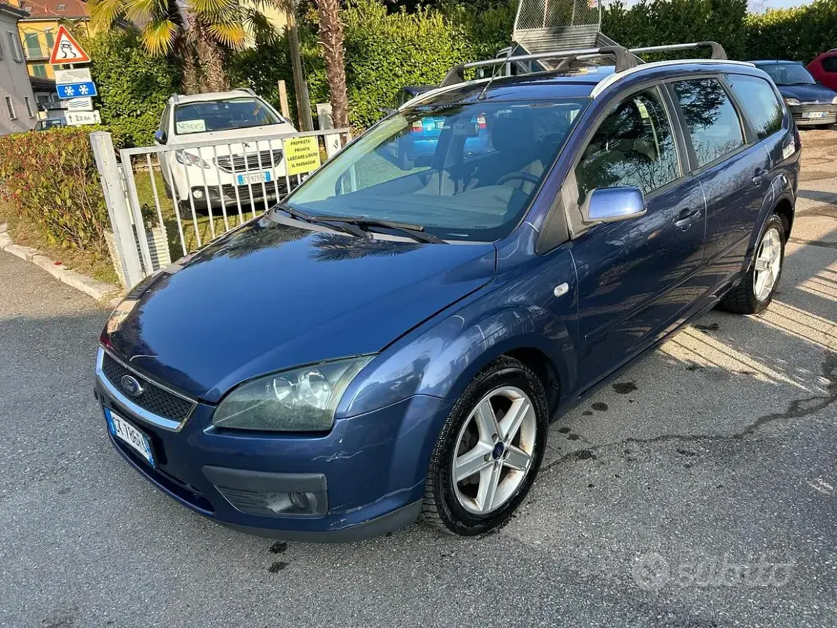Usata Ford Focus Ghia 116 CV (85 kW) 2005 Bluazzurro Station wagon