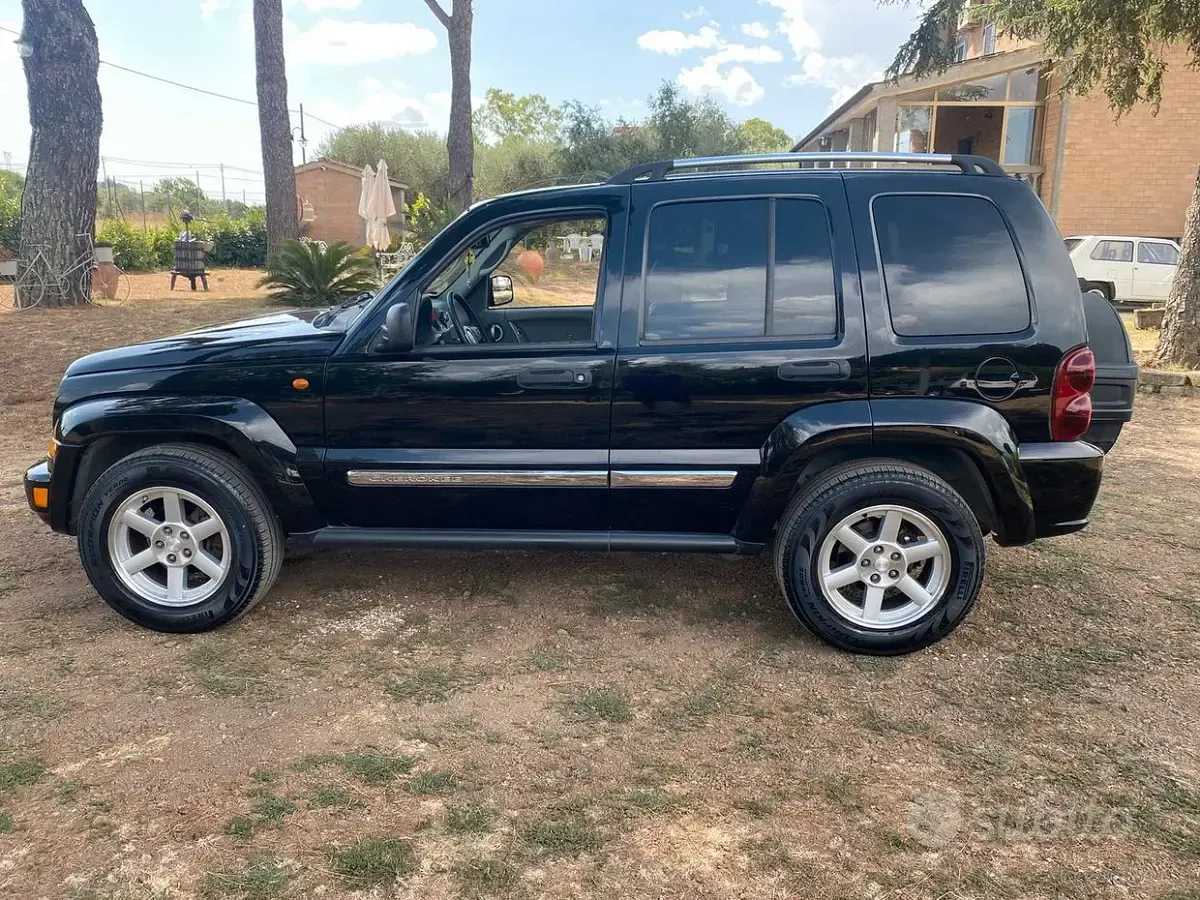 Second-hand Jeep Cherokee 163 CP (119 kW) 2009 SUV