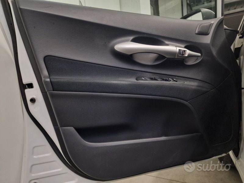 Usata Toyota Auris Hybrid Executive 99 CV (72 kW) 2011 Bianco Berlina