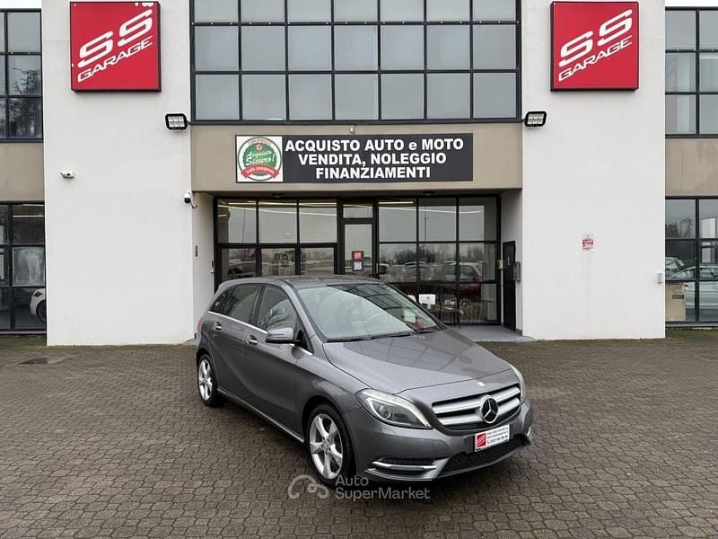 Grigio Usata 2013 Mercedes B180 Executive Monovolume | 7500 € (Ottimo prezzo) - Immagine 1/4