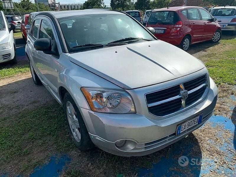 Usata Dodge Caliber SXT 140 CV (102 kW) 2010 Argento Utilitaria