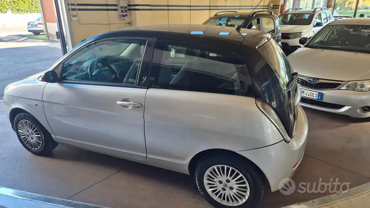 Usata Lancia Ypsilon 60 CV (44 kW) 2007 Argento Utilitaria