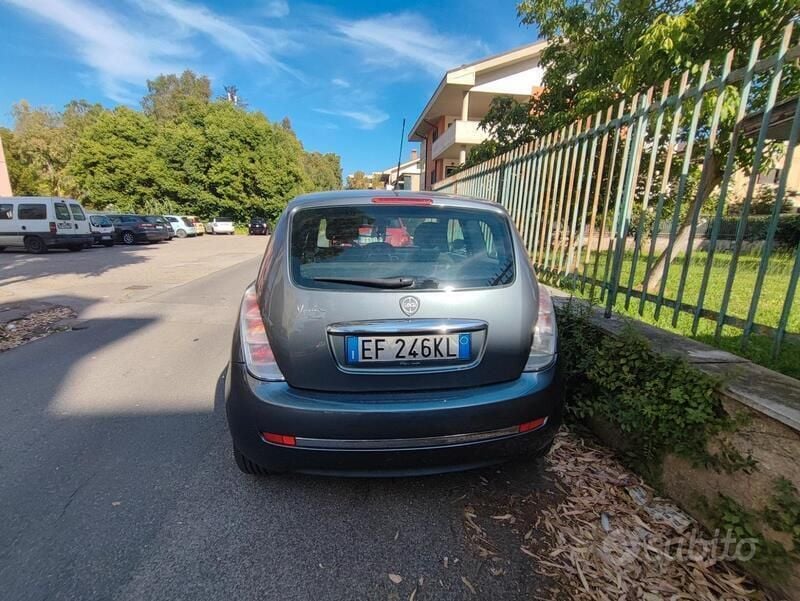 Usata Lancia Ypsilon 75 CV (55 kW) 2010 Grigio Utilitaria