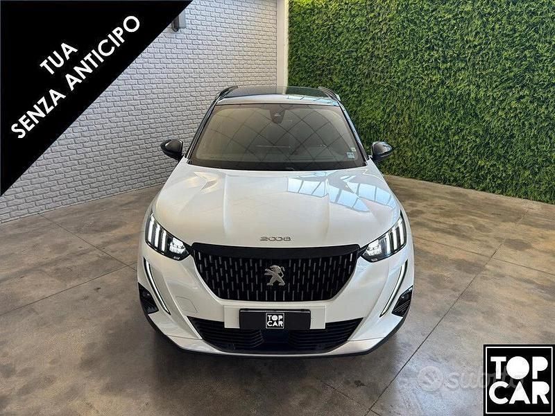 Bianco Usata 2020 Peugeot 2008 GT-line SUV | 20.900 € (Molto cara) - Immagine 1/4
