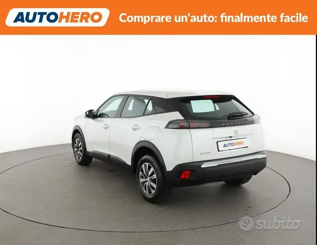 Usata Peugeot 2008 Active 101 CV (74 kW) 2023 Bianco SUV