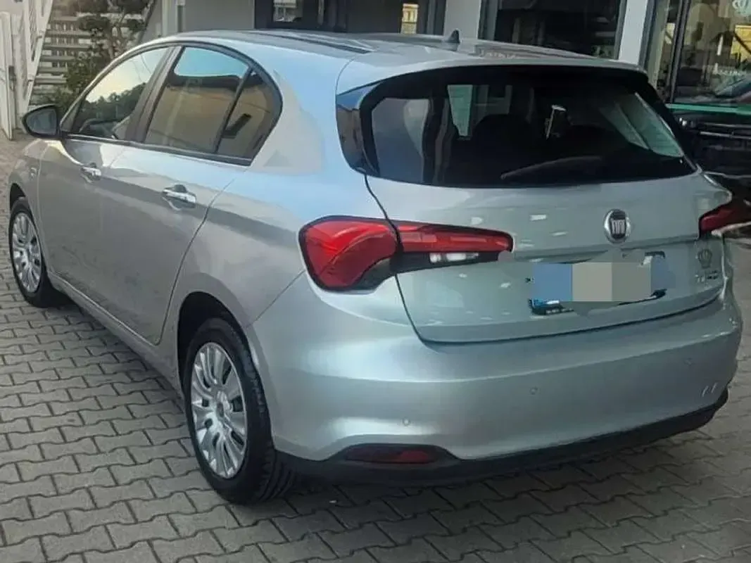 Usata Fiat Tipo Easy 95 CV (69 kW) 2017 Argento Berlina