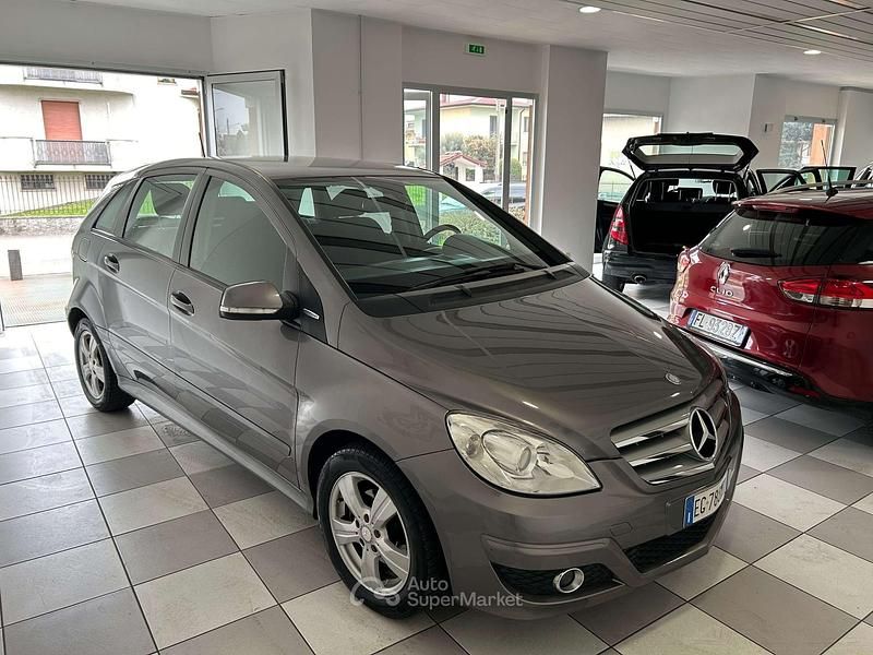 Usata Mercedes B160 95 CV (69 kW) 2011 Grigio Monovolume