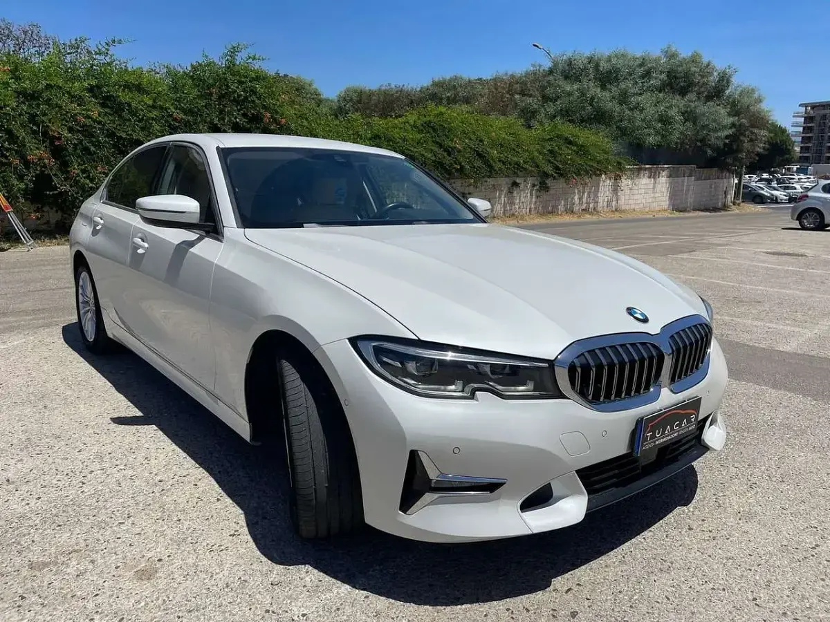 Usata BMW 320 Luxury Line 184 CV (135 kW) 2021 Bianco Berlina