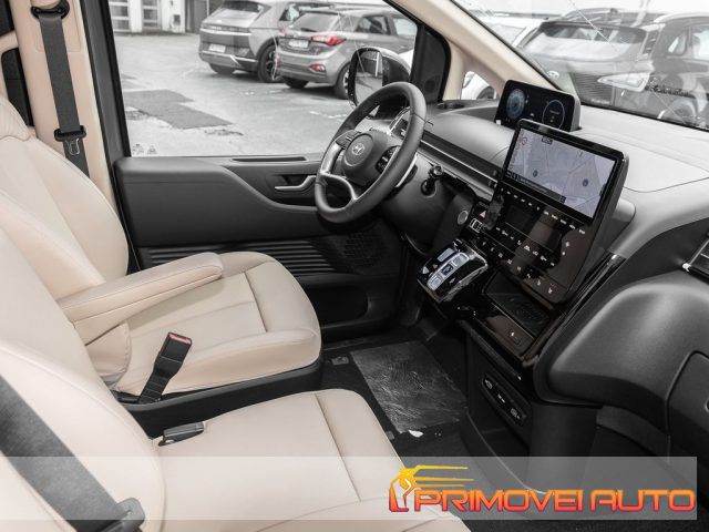 Grigio scuro Usata 2024 Hyundai Staria Monovolume | 53.360 € - Immagine 1/4