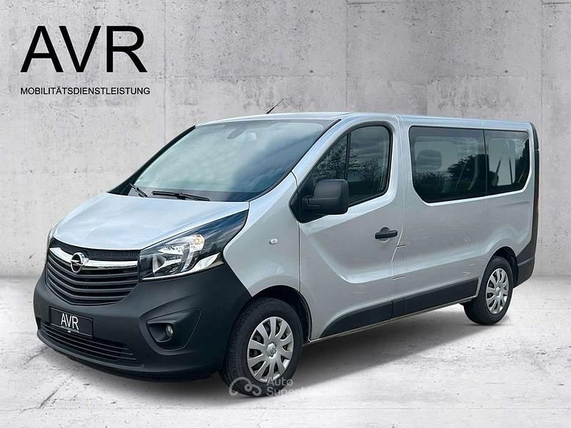 Usata Opel Vivaro 120 CV (88 kW) 2019 Argento Monovolume