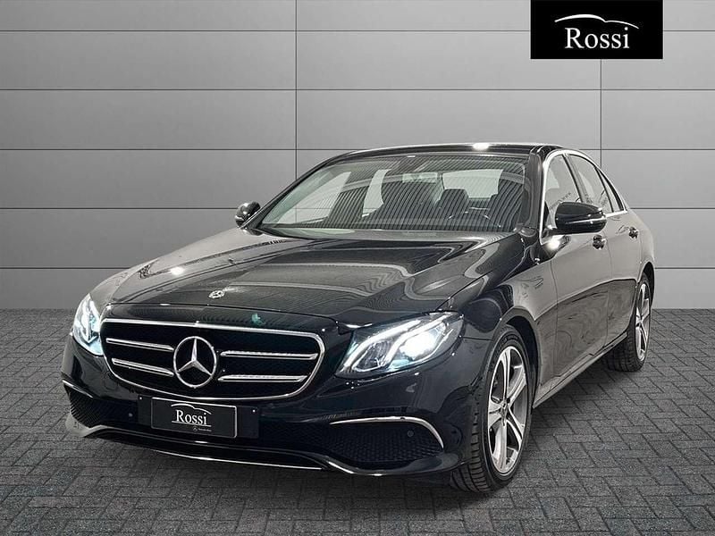 Usata Mercedes E200 Business 160 CV (117 kW) 2021 Nero Berlina